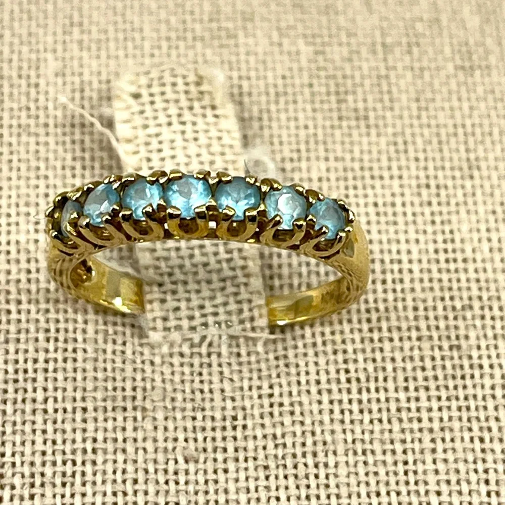 ✨ Vintage 10K Gold Natural Aquamarine Band Ring – Estate Beauty! ✨